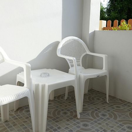 2N Guesthouse Фетчабури Екстериор снимка