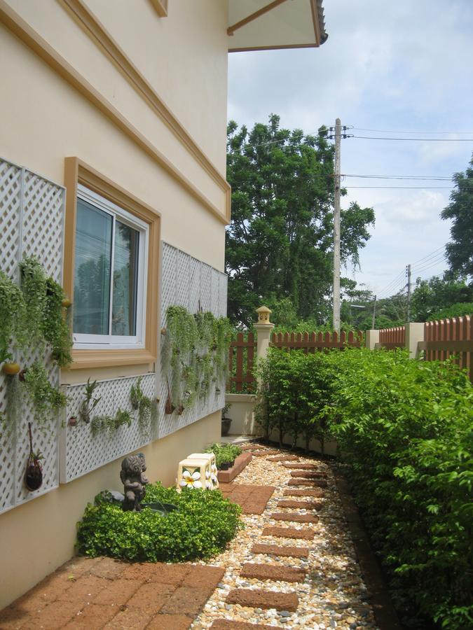 2N Guesthouse Фетчабури Екстериор снимка