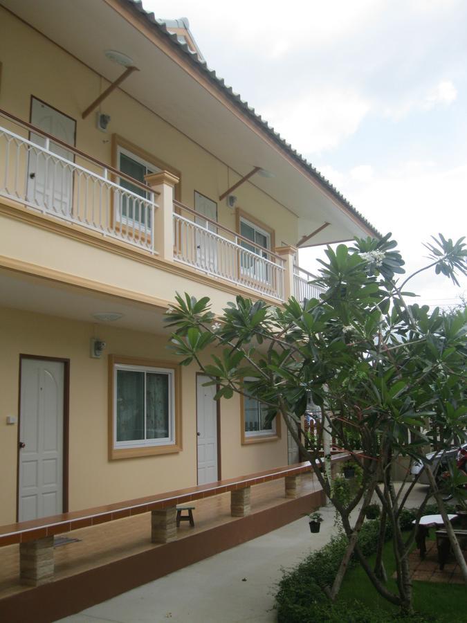 2N Guesthouse Фетчабури Екстериор снимка