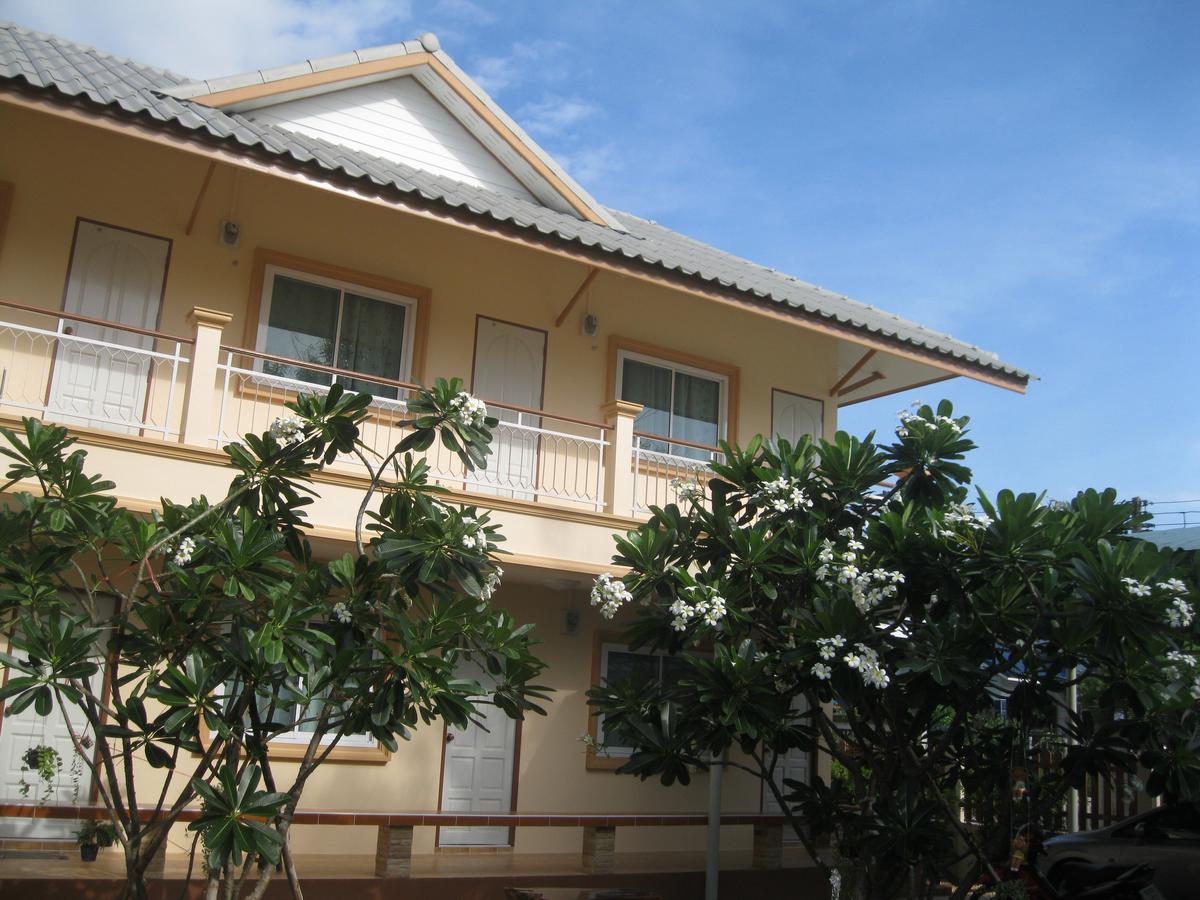 2N Guesthouse Фетчабури Екстериор снимка