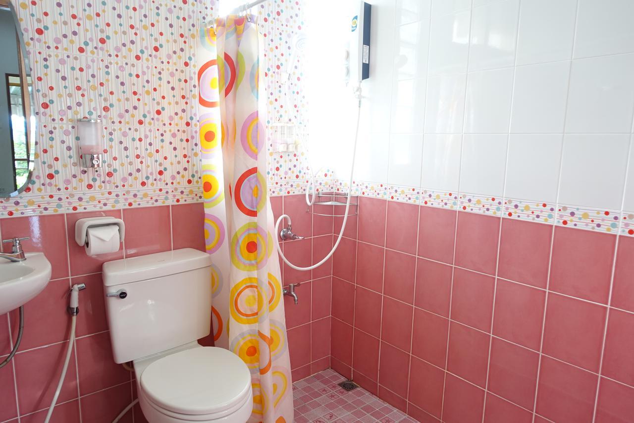 2N Guesthouse Фетчабури Екстериор снимка