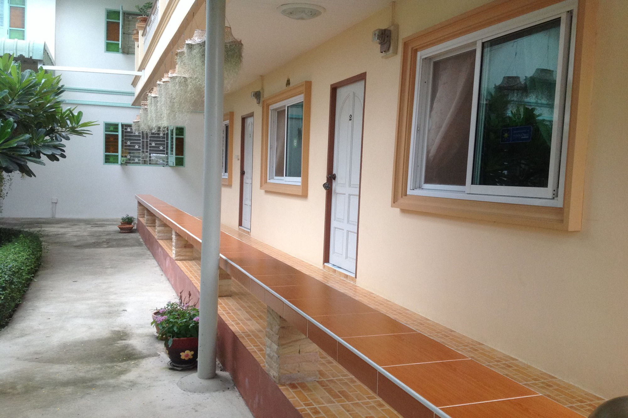 2N Guesthouse Фетчабури Екстериор снимка