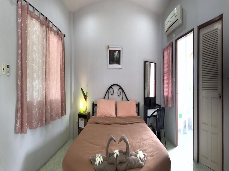 2N Guesthouse Фетчабури Екстериор снимка