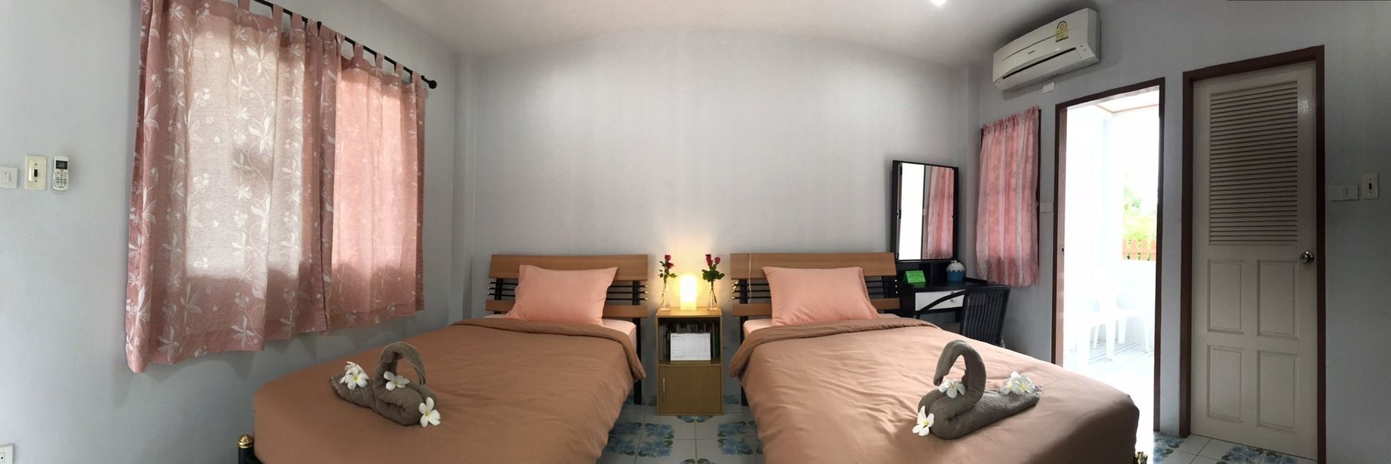 2N Guesthouse Фетчабури Екстериор снимка